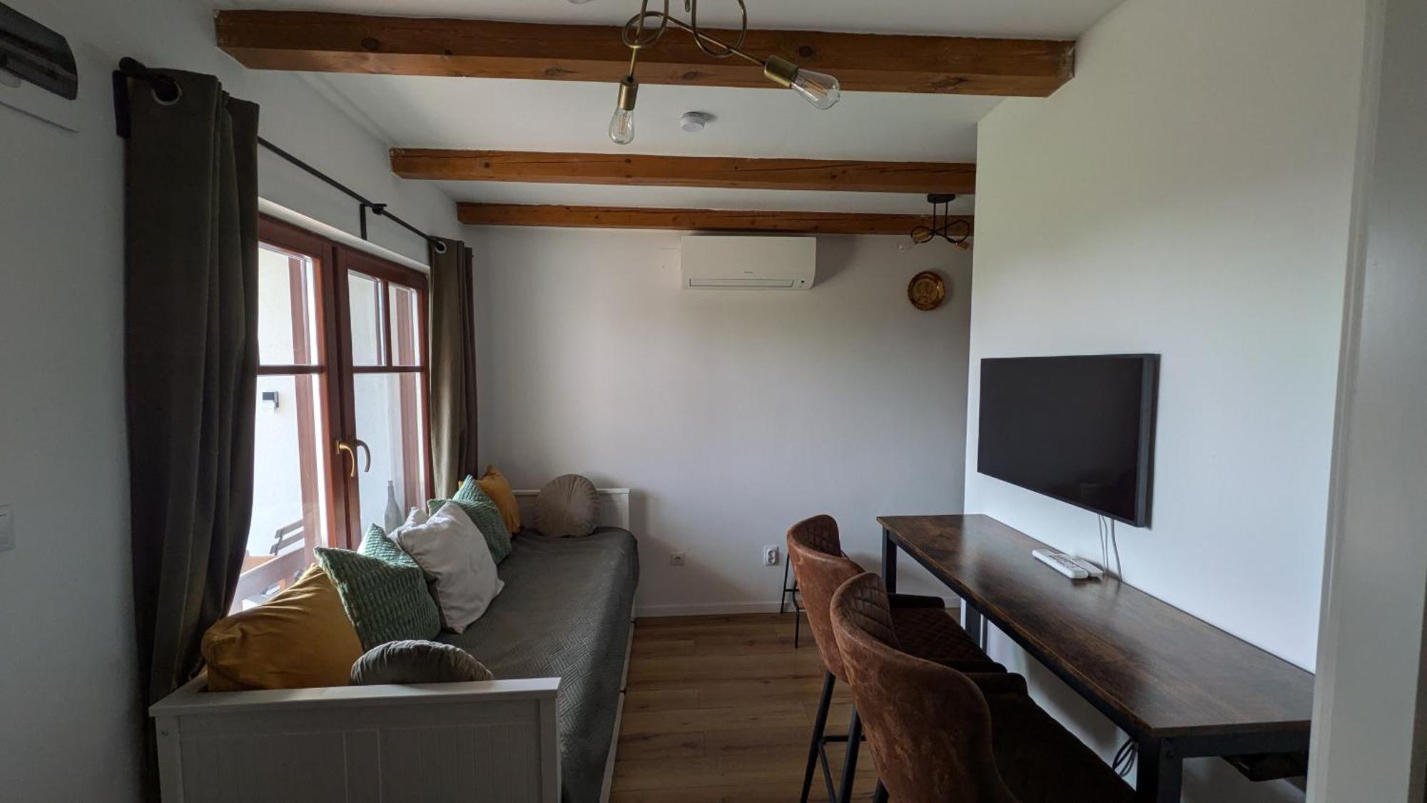 Jera Pince és Vendégház Somlovasarhely Exterior foto